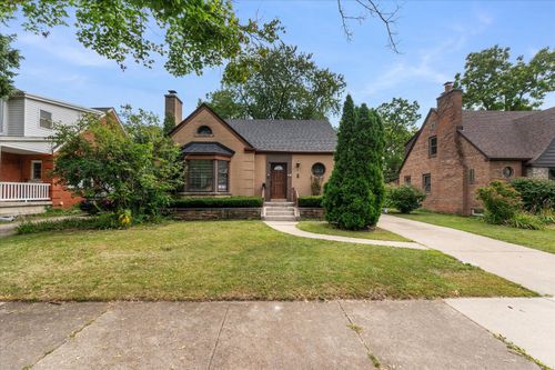 39 N 5th Ave, Des Plaines, IL, 60016-2301 | Card Image