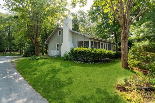 8 Captains Ln, Mattapoisett, MA, 02739-2000 | Card Image