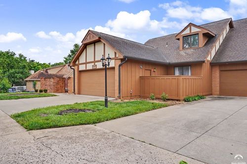 5647 Sw Hawick Ln, Topeka, KS, 66614-4183 | Card Image