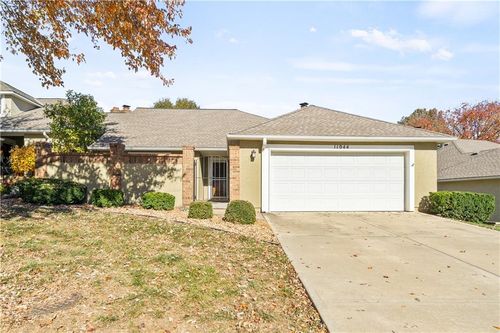 11044 W 97th Cir, Overland Park, KS, 66214-2804 | Card Image