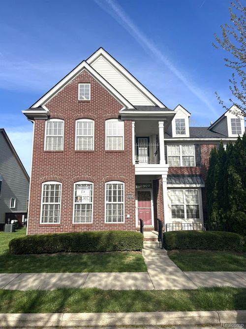 42808 Park Cresent Dr, Sterling Heights, MI, 48313-2900 | Card Image