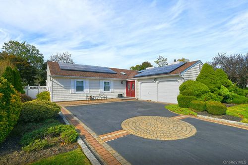 22 Apple Blossom Ln, East Patchogue, NY, 11772-4612 | Card Image