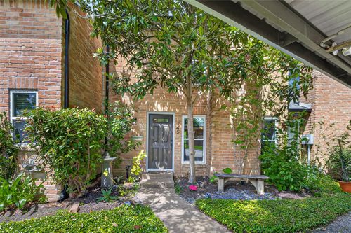 745 Worthshire St, Houston, TX, 77008-6432 | Card Image