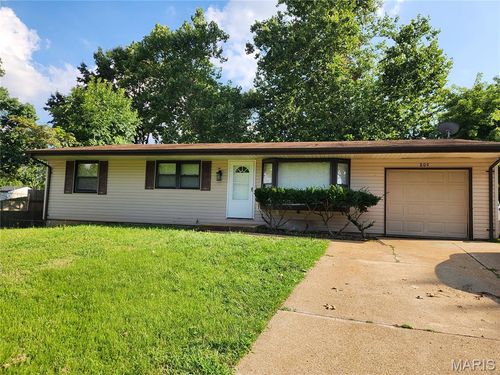 809 Bordeaux Ct, Ballwin, MO, 63011-4106 | Card Image