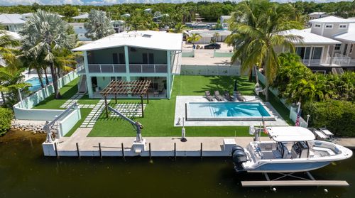 889 Ellen Dr, Key Largo, FL, 33037-2769 | Card Image