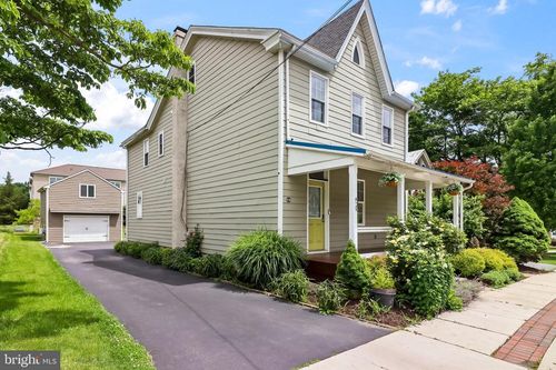 50 E Main St, ELVERSON, PA, 19520-9383 | Card Image