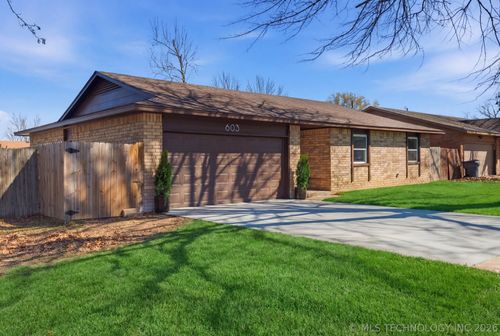 603 E 135th Pl, Glenpool, OK, 74033-2236 | Card Image