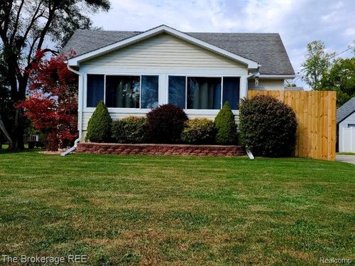 6367 E Pierson Rd, Flint, MI, 48506-2255 | Card Image