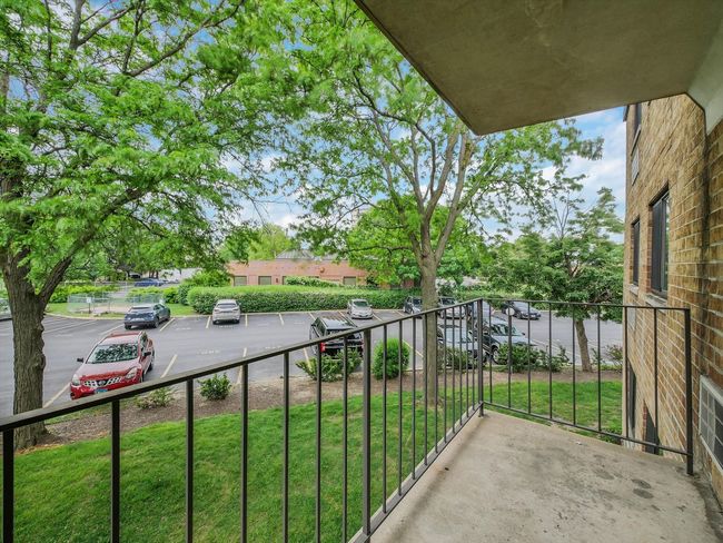 APT-202 - 5600 Astor Ln, Condo with 2 bedrooms, 1 bathrooms and 2 parking in Rolling Meadows IL | Image 16
