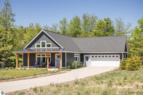 9918 W Ottawa Ave, Empire, MI, 49630-9618 | Card Image