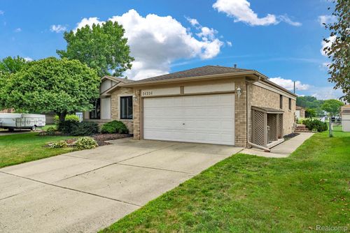 34334 Claudia Ct, Sterling Heights, MI, 48310-6670 | Card Image