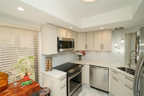 h-6-14945 Sw 49th Ln, Miami, FL, 33185-4461 | Card Image