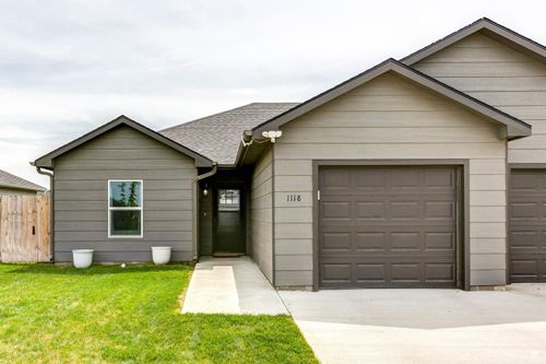 1118 Harbor Dr, Salina, KS, 67401-2889 | Card Image