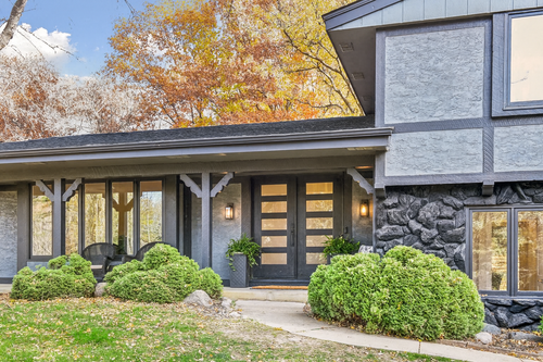 2841 Mayfield Rd, Wayzata, MN, 55391-2509 | Card Image