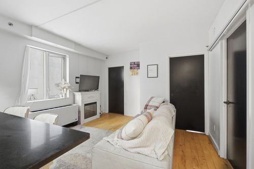 a6c-1810 3rd Ave, New York, NY, 10029-6293 | Card Image