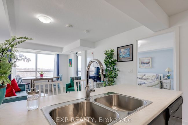 410 - 8 Trent Ave, Condo with 2 bedrooms, 1 bathrooms and 1 parking in Toronto ON | Image 11
