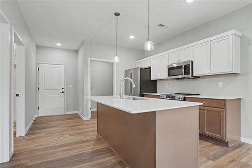 204-4428 Deer Creek Rd, Iowa City, IA, 52246-4002 | Card Image