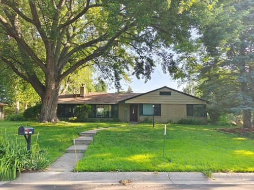 1535 Transit Ave, Roseville, MN, 55113-3152 | Card Image