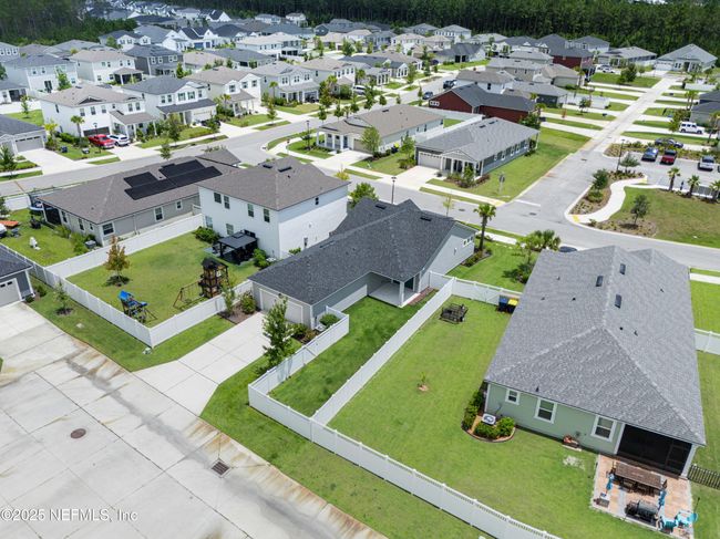 575 Buttonwood Loop, House other with 3 bedrooms, 2 bathrooms and null parking in Yulee FL | Image 49