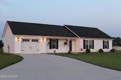 355 Ai Taylor Rd, Richlands, NC, 28574-6105 | Card Image