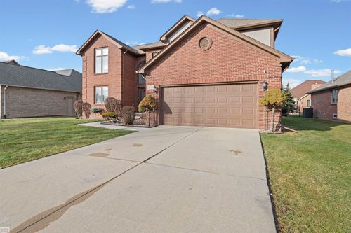 21873 Chrome Bolt Dr, Macomb, MI, 48044-3790 | Card Image