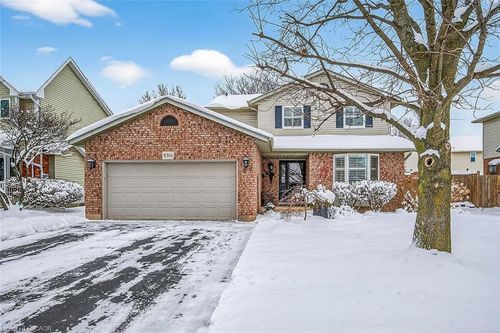 8316 Twenty Rd E, Hamilton, ON, L9B2J6 | Card Image