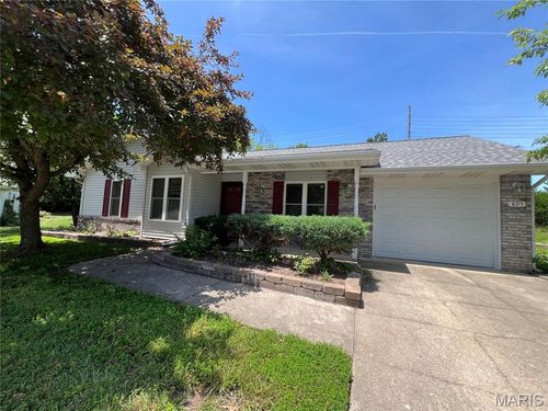 895 Azalea Ct, Osage Beach, MO, 65065-9719 | Card Image