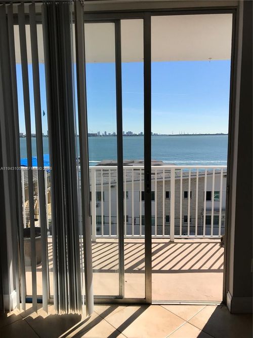 apt-524-1801 S Treasure Dr, North Bay Village, FL, 33141-0010 | Card Image