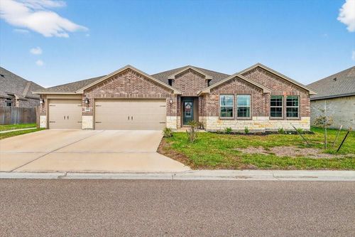 7921 Rancho Vista Blvd W, Corpus Christi, TX, 78414-4300 | Card Image