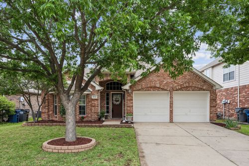 2641 Red Spruce Dr, Little Elm, TX, 75068-6611 | Card Image