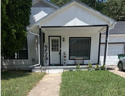 1001 Olive St, Gainesville, TX, 76240-3422 | Card Image