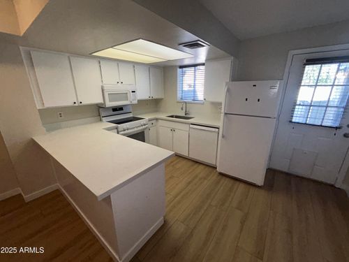 6104 W Townley Ave, Glendale, AZ, 85302-4518 | Card Image