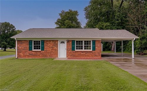 301 Redwood Bnd, King, NC, 27021-9364 | Card Image