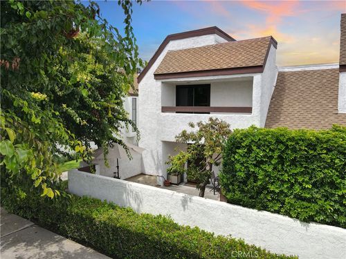 11980 Heritage Cir, Downey, CA, 90241-4326 | Card Image