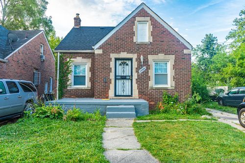 15596 Eastwood St, Detroit, MI, 48205-2940 | Card Image