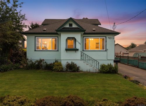 3161 Donald St, Saanich, BC, V8V3P7 | Card Image