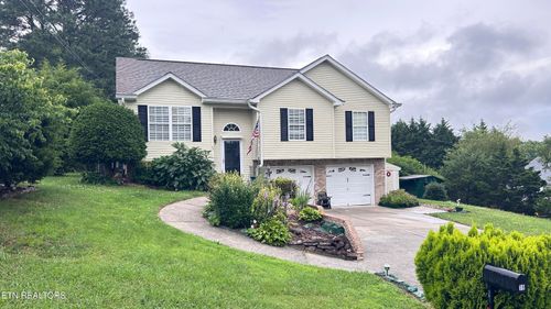 39 Golden Oaks Dr, Ringgold, GA, 30736-7148 | Card Image