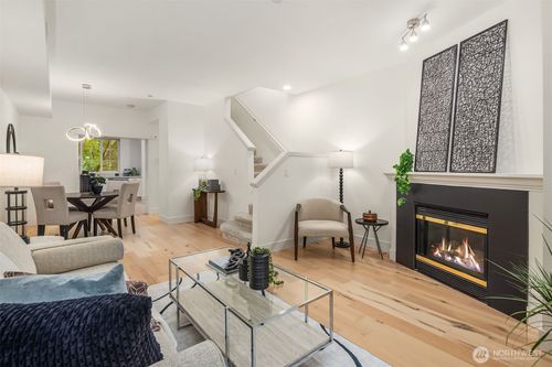 unit-104-18247 Ne 96th Way, Redmond, WA, 98052-8637 | Card Image