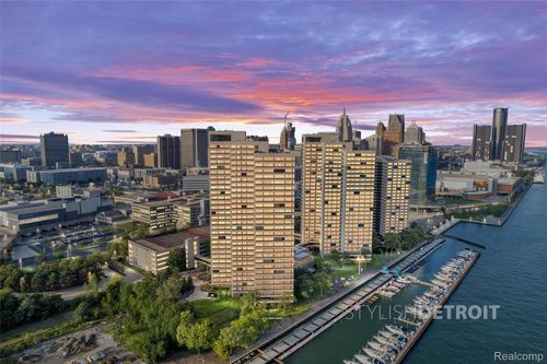 11b-1001 W Jefferson Ave, Detroit, MI, 48226-4508 | Card Image