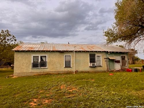 1115 County Road 669, Devine, TX, 78016-4166 | Card Image