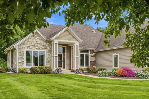 W144N9912 Sun Valley Trail, Germantown, WI, 53022 | Card Image
