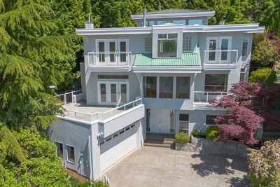 4288 St. Pauls Ave, House other with 4 bedrooms, 4 bathrooms and 4 parking in North Vancouver BC | Image 1