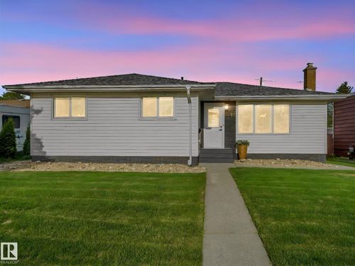 9207 169 St Nw, Edmonton, AB, T5R2X3 | Card Image