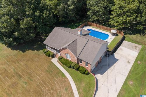 6621 Red Leaf Ln, HUEYTOWN, AL, 35023-5792 | Card Image