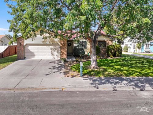 833 Monroe St, Twin Falls, ID, 83301-3859 | Card Image