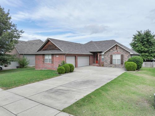 2120 N Jamestown St, Ozark, MO, 65721-8032 | Card Image