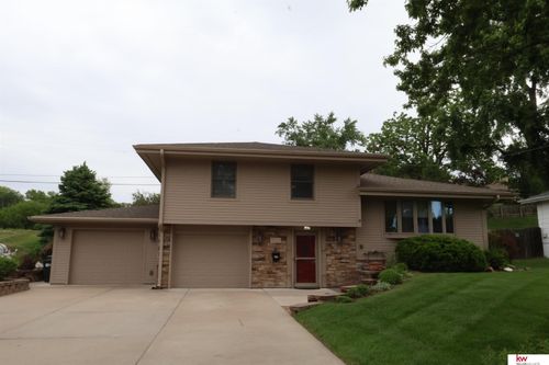 9112 Charles St, Omaha, NE, 68114-2223 | Card Image