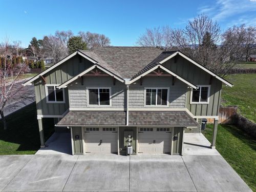 226 E Whitman Dr, College Place, WA, 99324-2133 | Card Image
