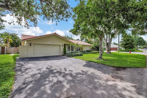 4300 Ne 21st Ave, Fort Lauderdale, FL, 33308-5620 | Card Image