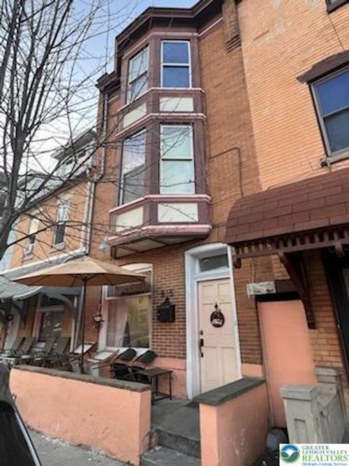 815 Chew St, Allentown, PA, 18102-4014 | Card Image